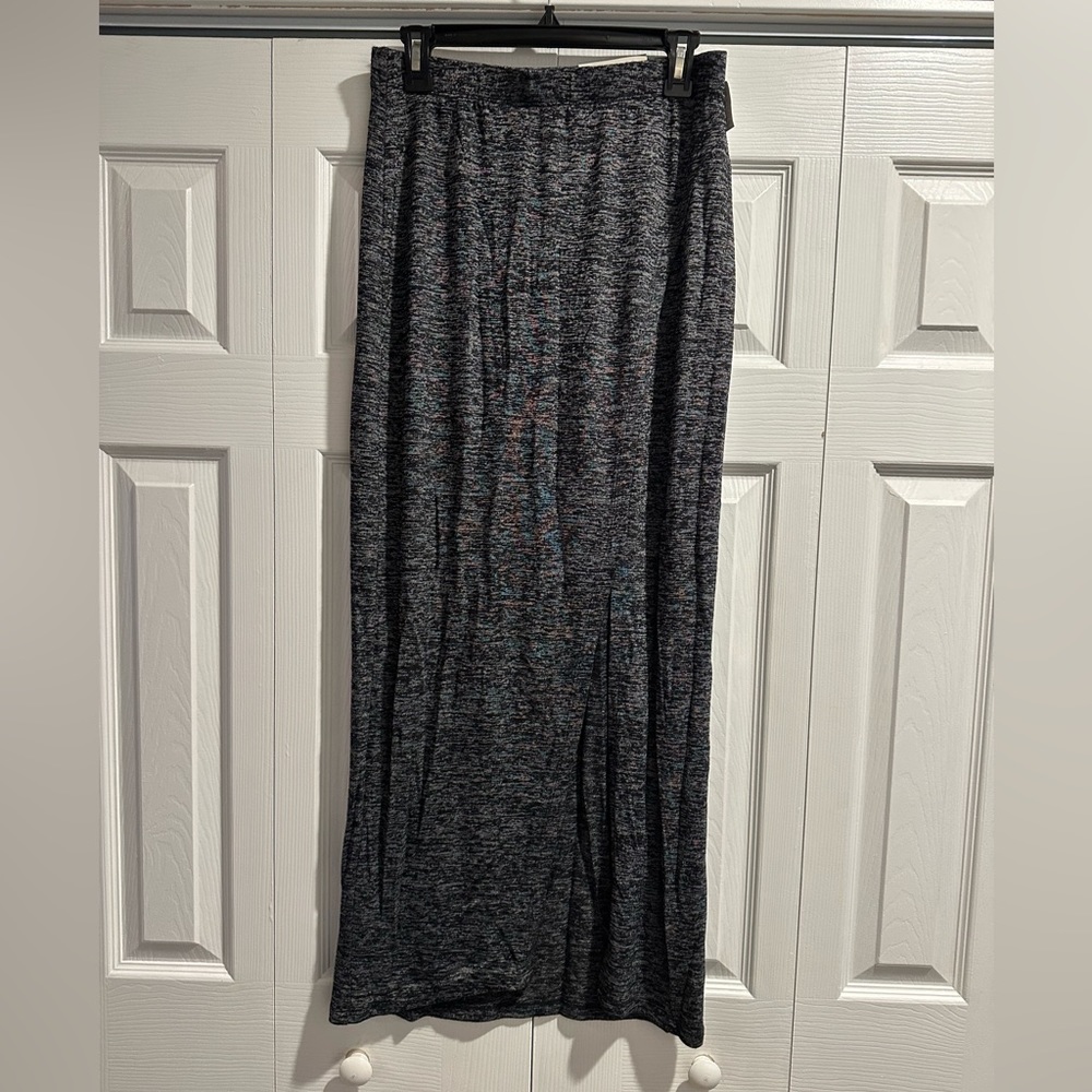 Maurice’s black/gray heathered skirt